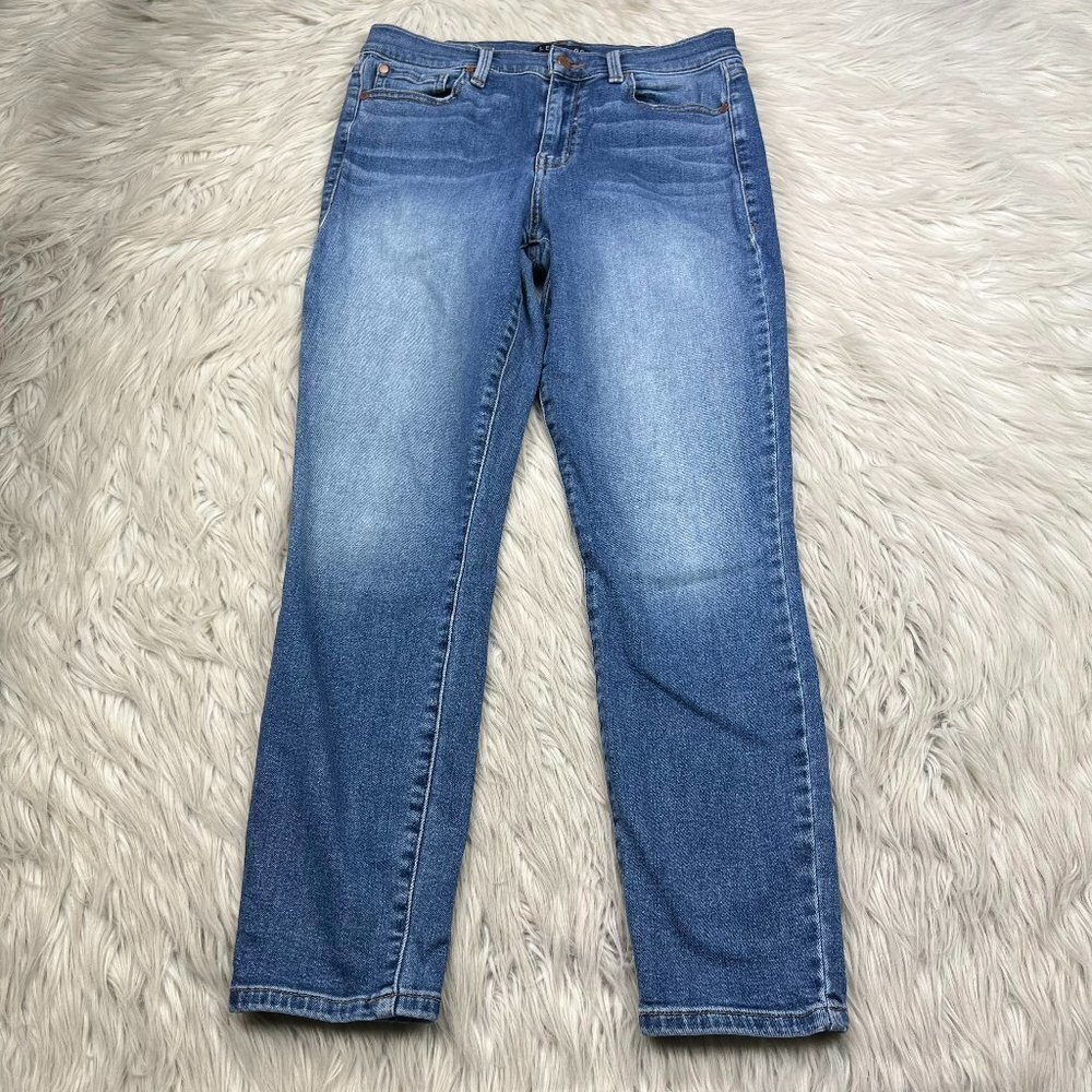 Level 99 Light Wash High-Rise Skinny Jeans‎